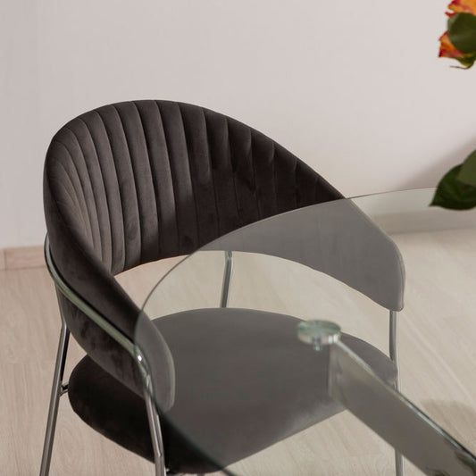 Lea – sedia in velluto trapuntato con gambe in metallo