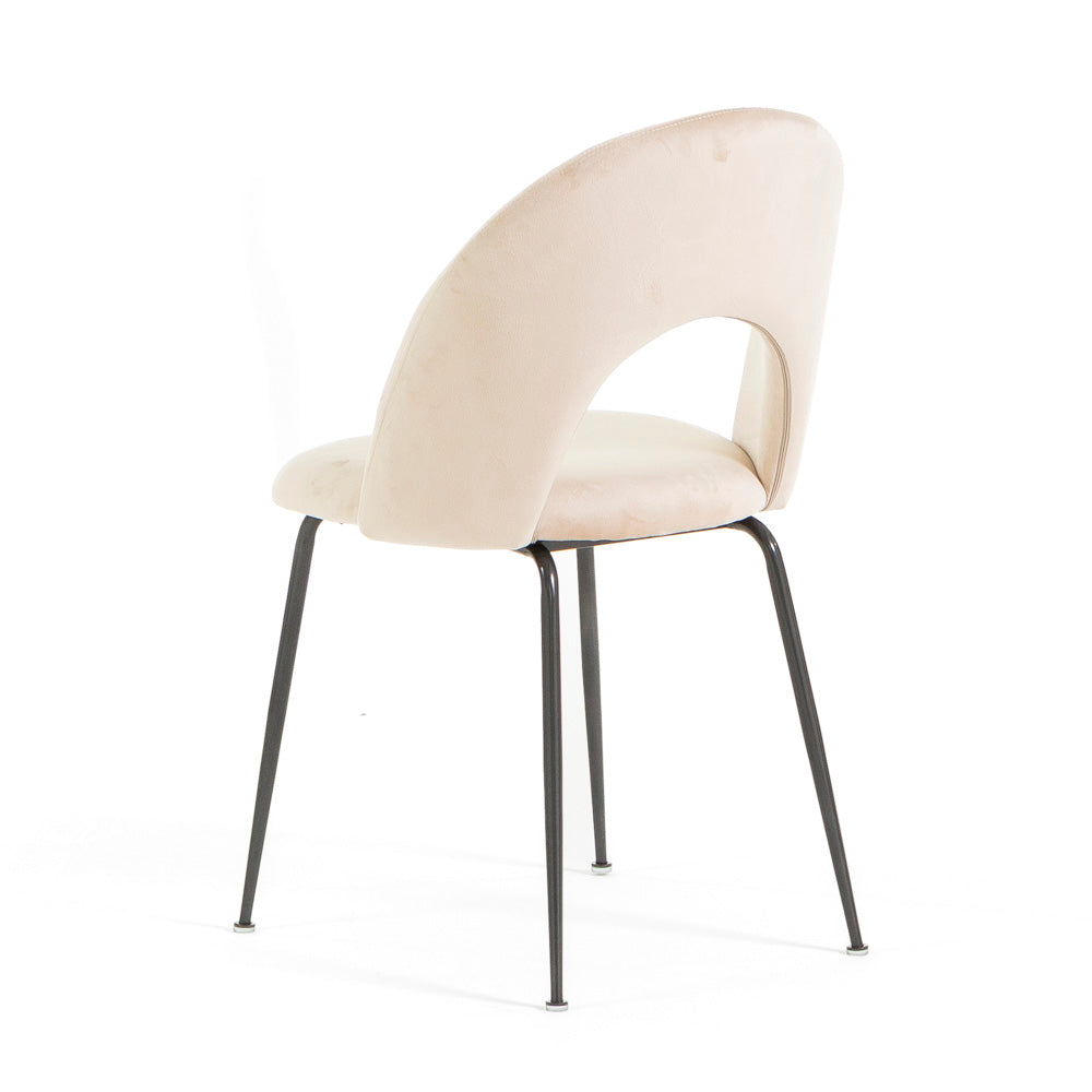 Margot – sedia in velluto con schienale curvo e gambe in metallo
