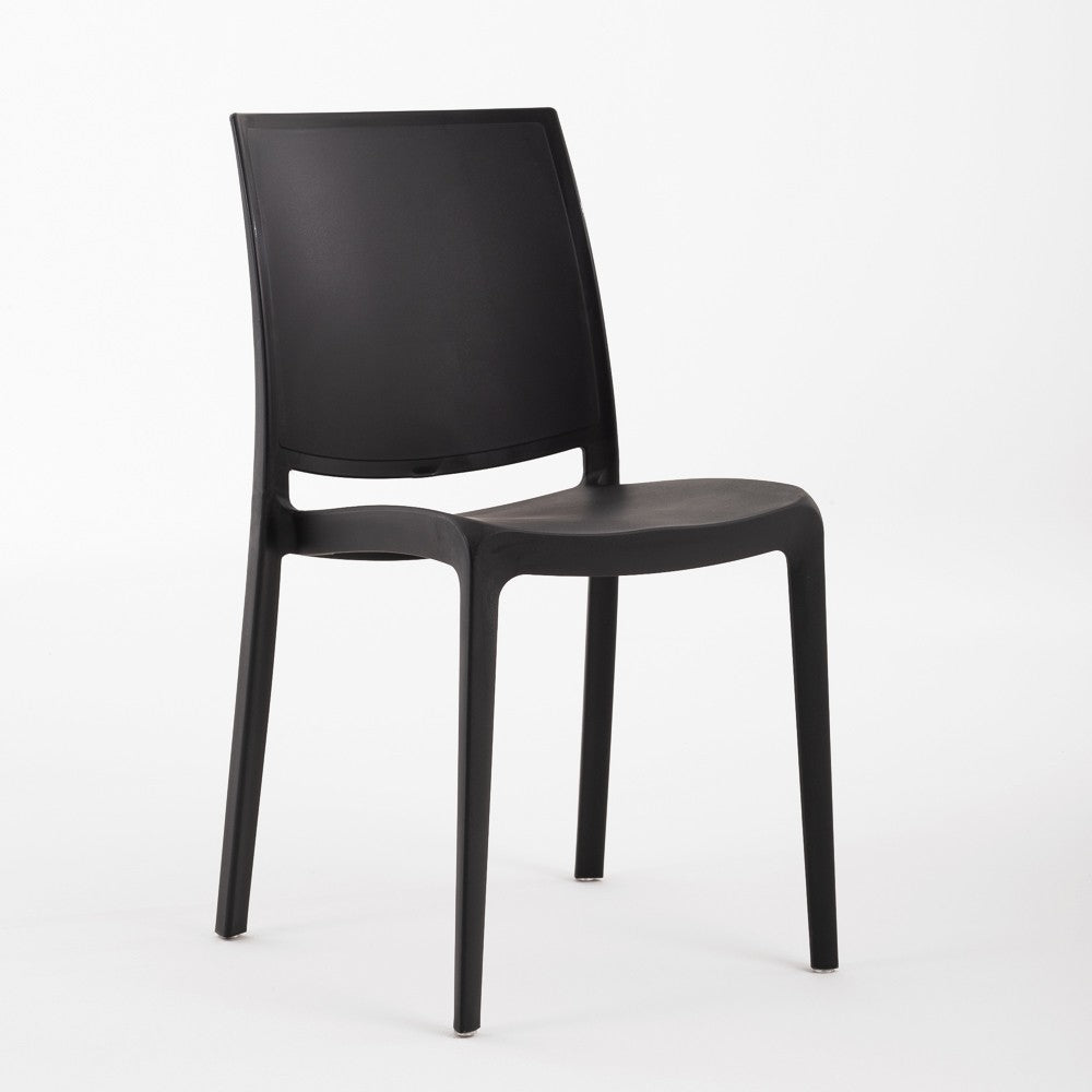 Carmen – sedia in polipropilene dal design lineare