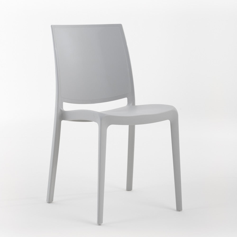 Carmen – sedia in polipropilene dal design lineare