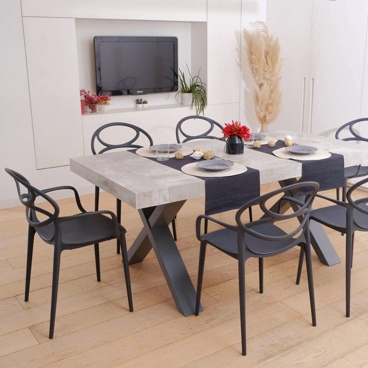 Charlotte – sedia in resina monoblocco con braccioli