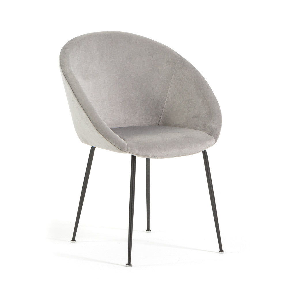 Iris – sedia in velluto o bouclé con gambe in metallo