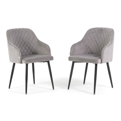 Tessa – Poltroncina avvolgente in velluto con gambe in metallo, colore grigio chiaro, gambe grigio scuro