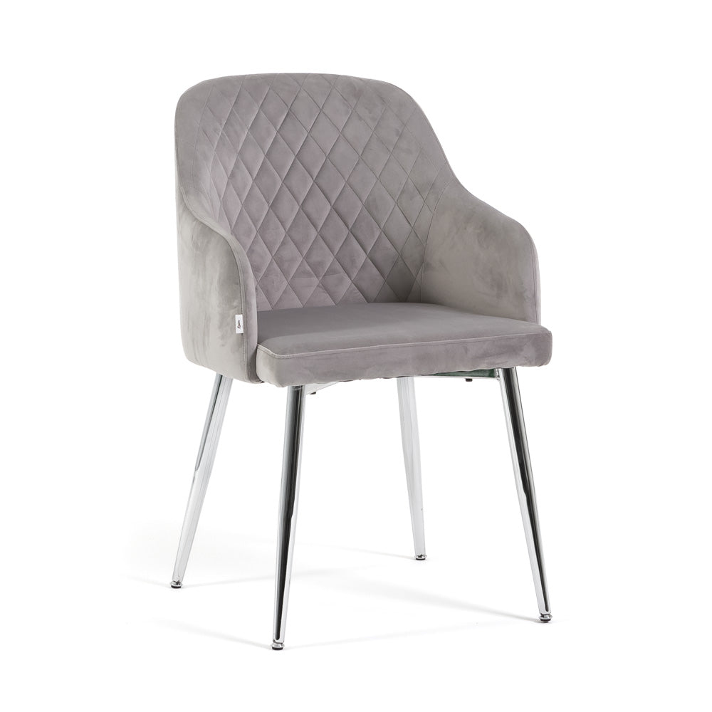 Tessa – Poltroncina avvolgente in velluto con gambe in metallo