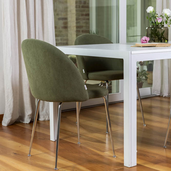 Sara – sedia in velluto a costine con gambe in metallo