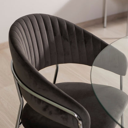 Lea – sedia in velluto trapuntato con gambe in metallo