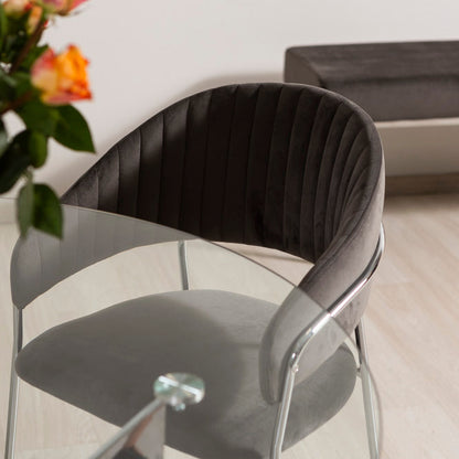 Lea – sedia in velluto trapuntato con gambe in metallo