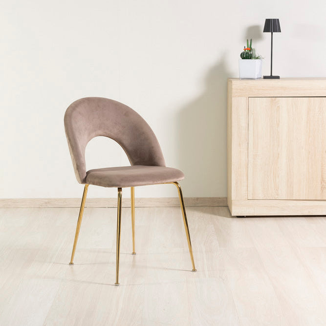 Margot – sedia in velluto con schienale curvo e gambe in metallo