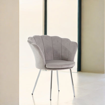 Shelly – Poltroncina design petali in velluto con gambe in metallo
