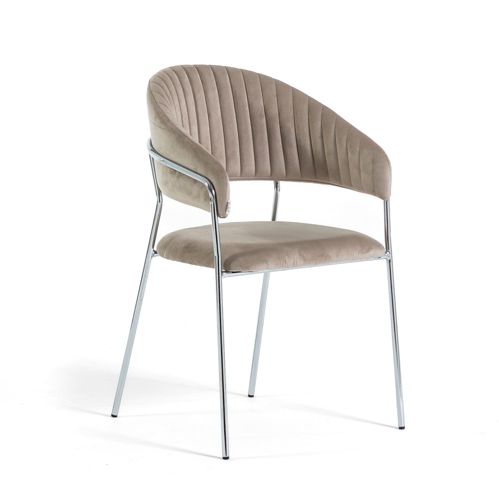 Lea – sedia in velluto trapuntato con gambe in metallo