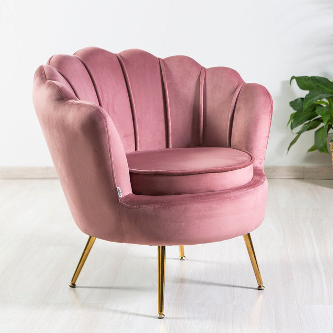 Perla – poltrona a conchiglia in velluto con gambe in metallo