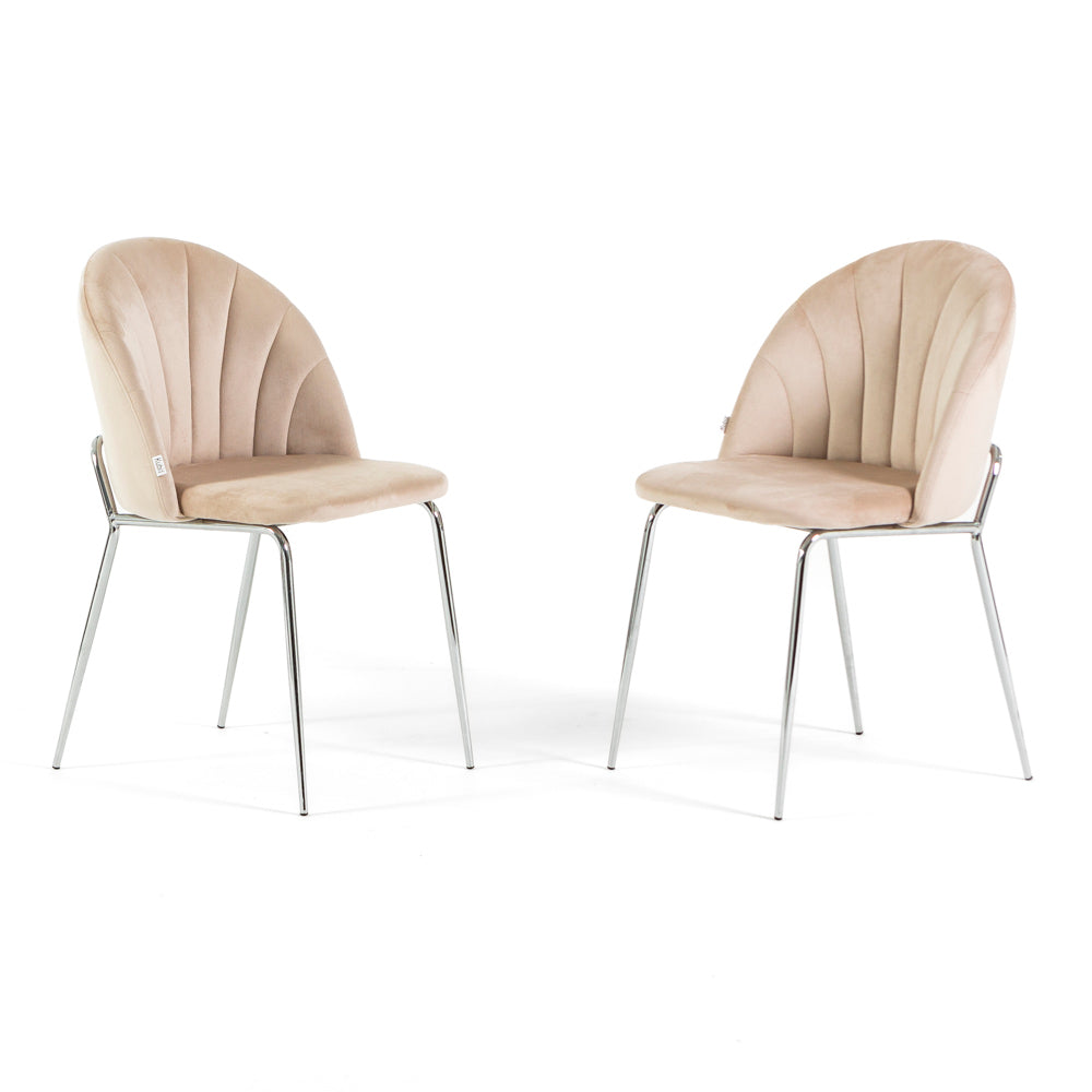 Sonia – sedia in velluto con schienale interno trapuntato, colore crema, gambe argento