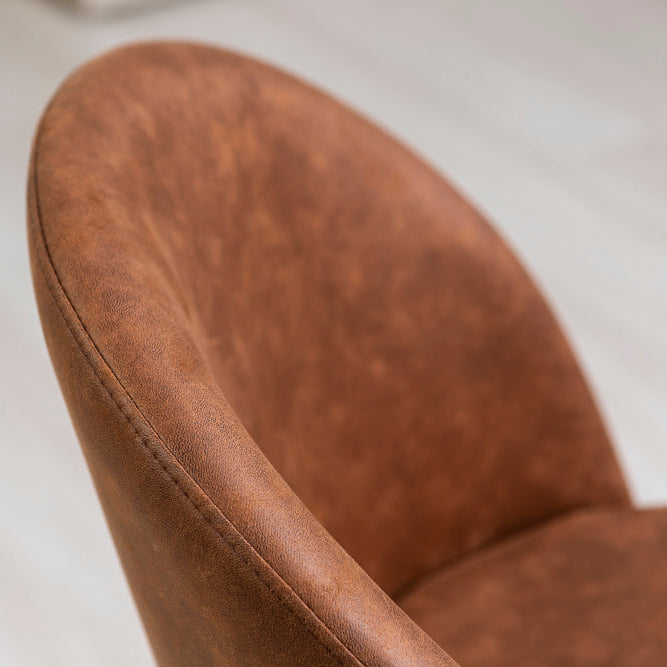 Sara – sedia in ecopelle con gambe in metallo