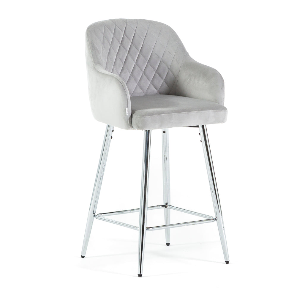 Tessa XL – sgabello in velluto con schienale trapuntato, colore grigio chiaro, gambe argento
