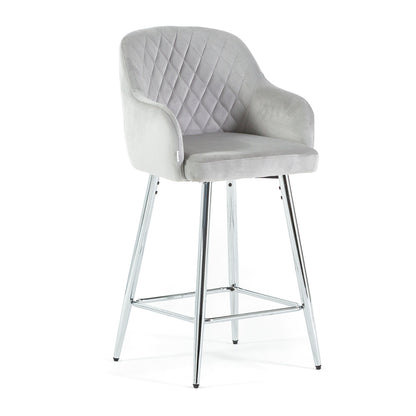Tessa XL – sgabello in velluto con schienale trapuntato, colore grigio chiaro, gambe argento
