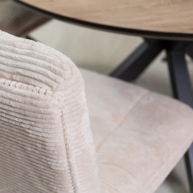 Monica – Poltroncina girevole in tessuto a coste e gambe metallo