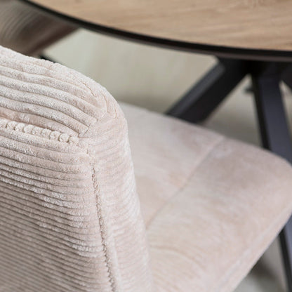 Monica – Poltroncina girevole in tessuto a coste e gambe metallo