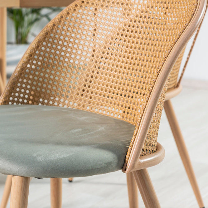Lina – sedia in rattan e velluto con metallo effetto legno