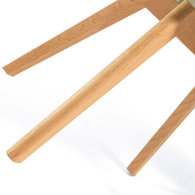 Marta – sedia in resina con gambe in legno e cuscino