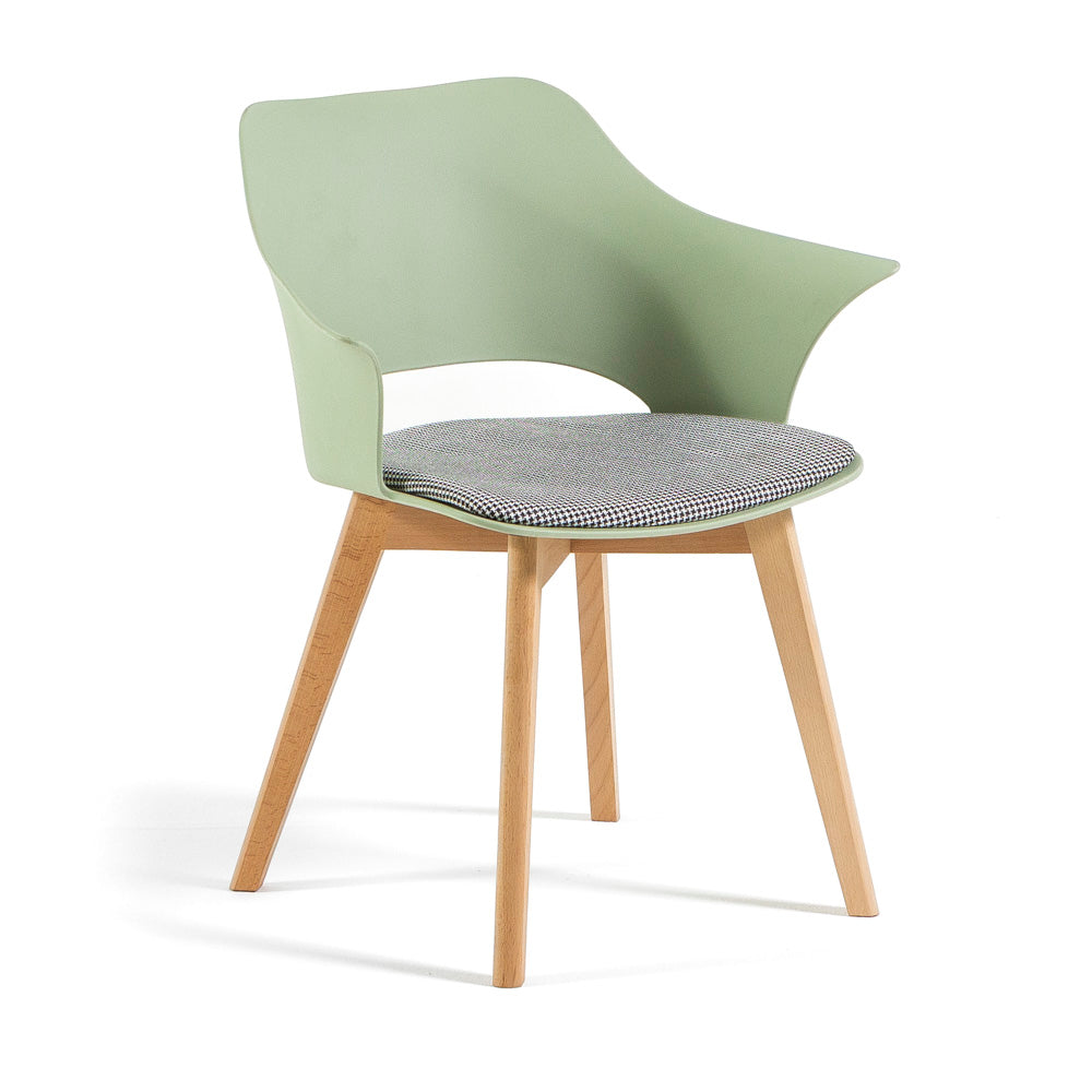 Marta – sedia in resina con gambe in legno e cuscino