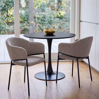 Grace – Poltroncina in tessuto ciniglia con gambe in acciaio