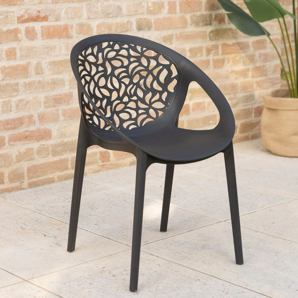 Ambra – sedia in polipropilene da giardino dal design traforato