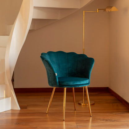 Shelly – Poltroncina design petali in velluto con gambe in metallo