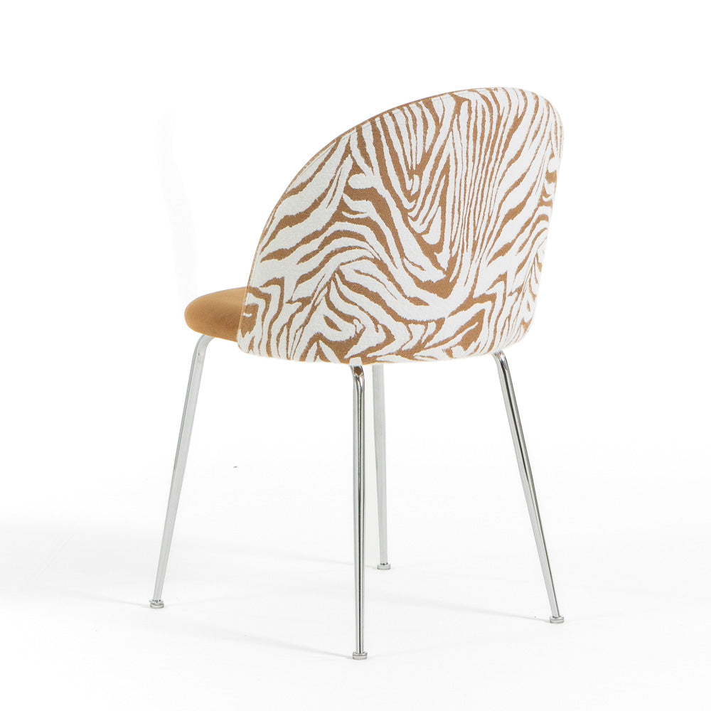 Sara – sedia in velluto decorato con gambe in metallo
