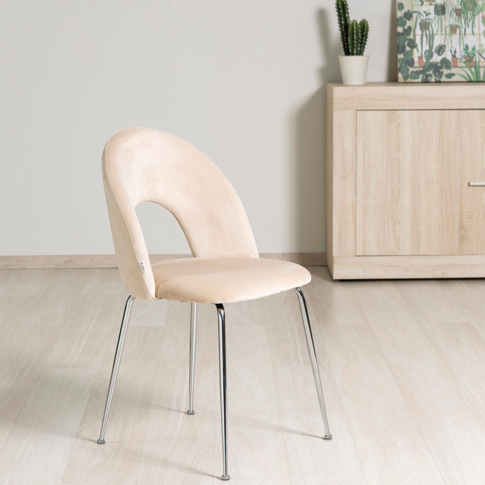 Margot – sedia in velluto con schienale curvo e gambe in metallo