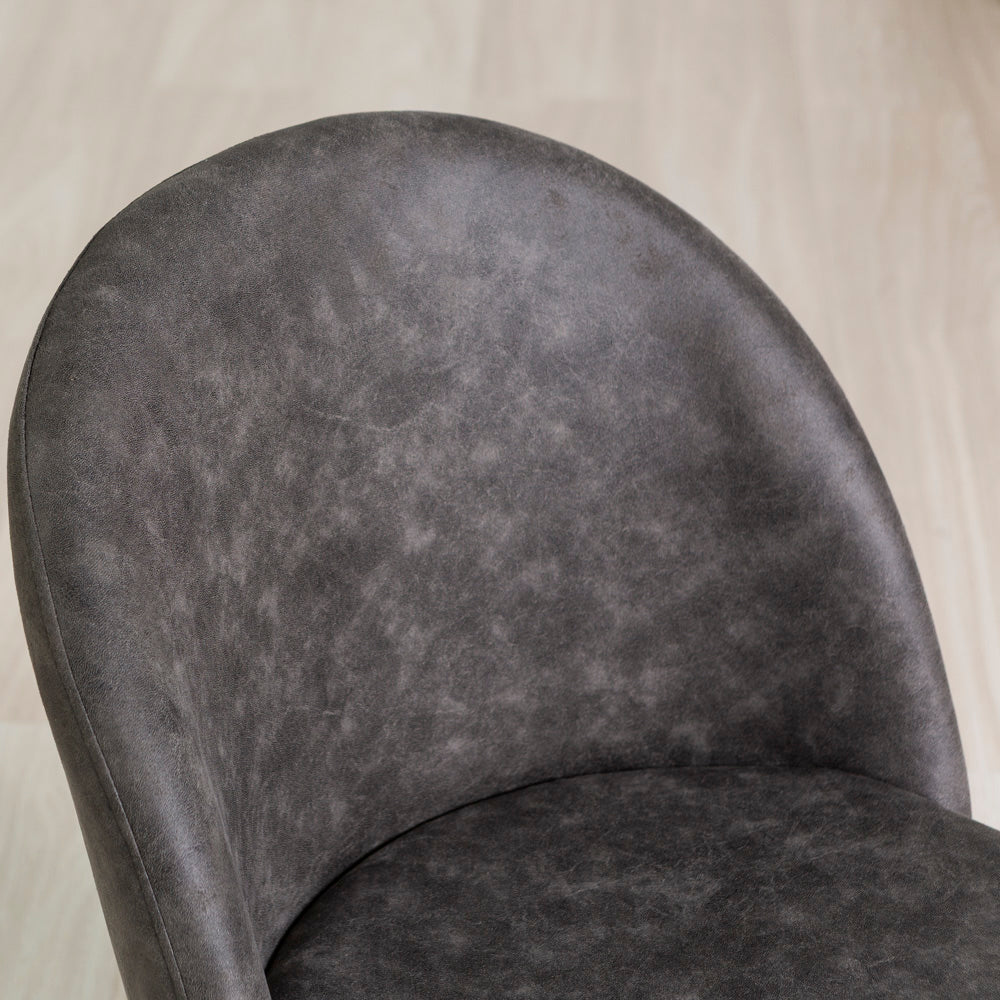 Sara – sedia in ecopelle con gambe in metallo