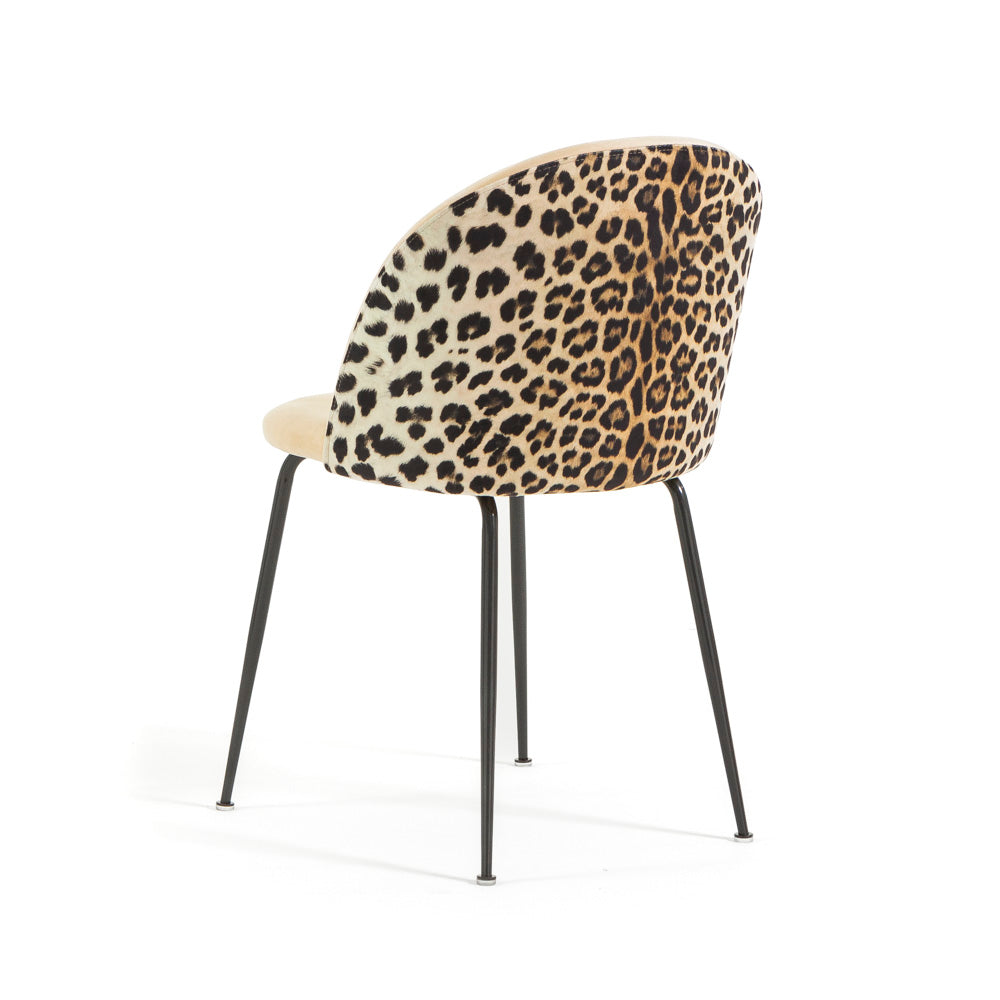 Sara – sedia in velluto decorato con gambe in metallo
