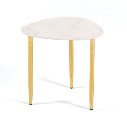 Kairo – tavolino da salotto con piano triangolare effetto marmo, colore del piano in vetro marmo rosa, gambe oro