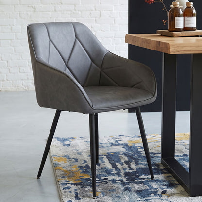 Sibilla – Poltroncina in ecopelle con gambe in acciaio nero
