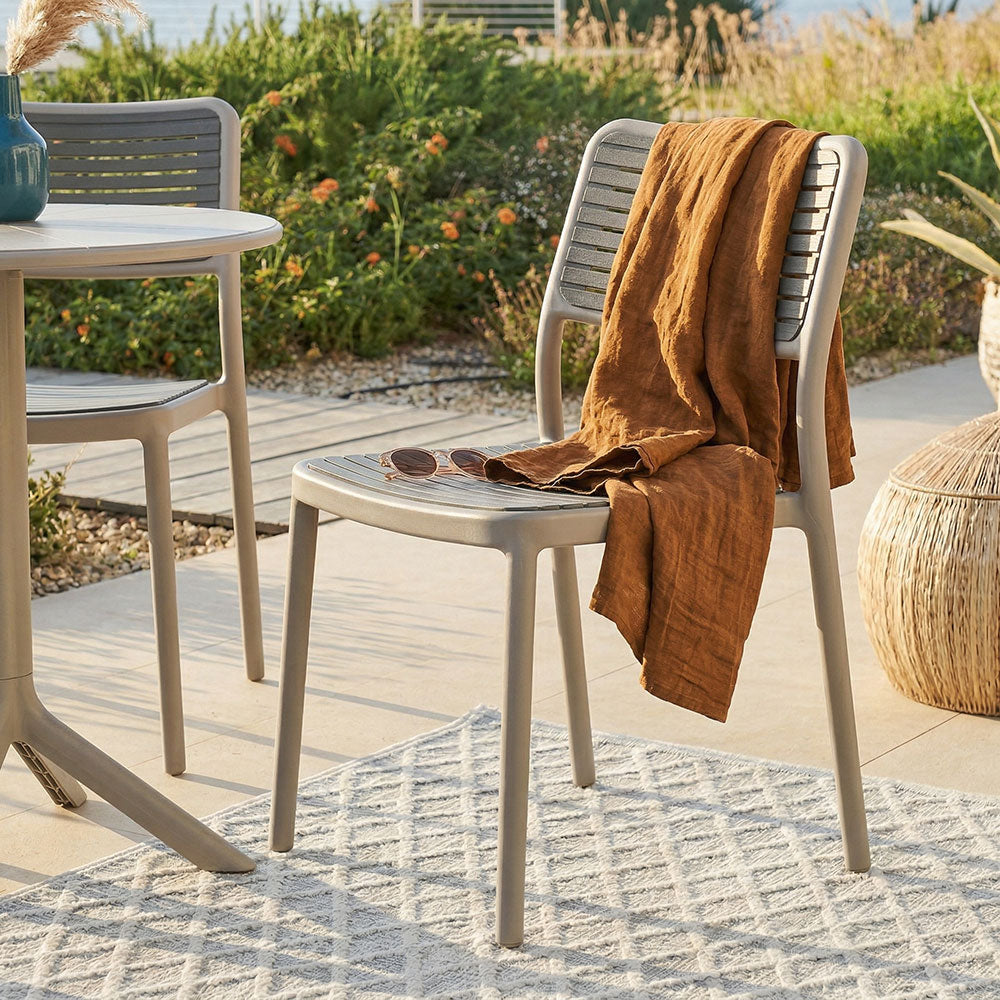 Elia + Molly set da esterno con tavolo e 2 sedie versatile